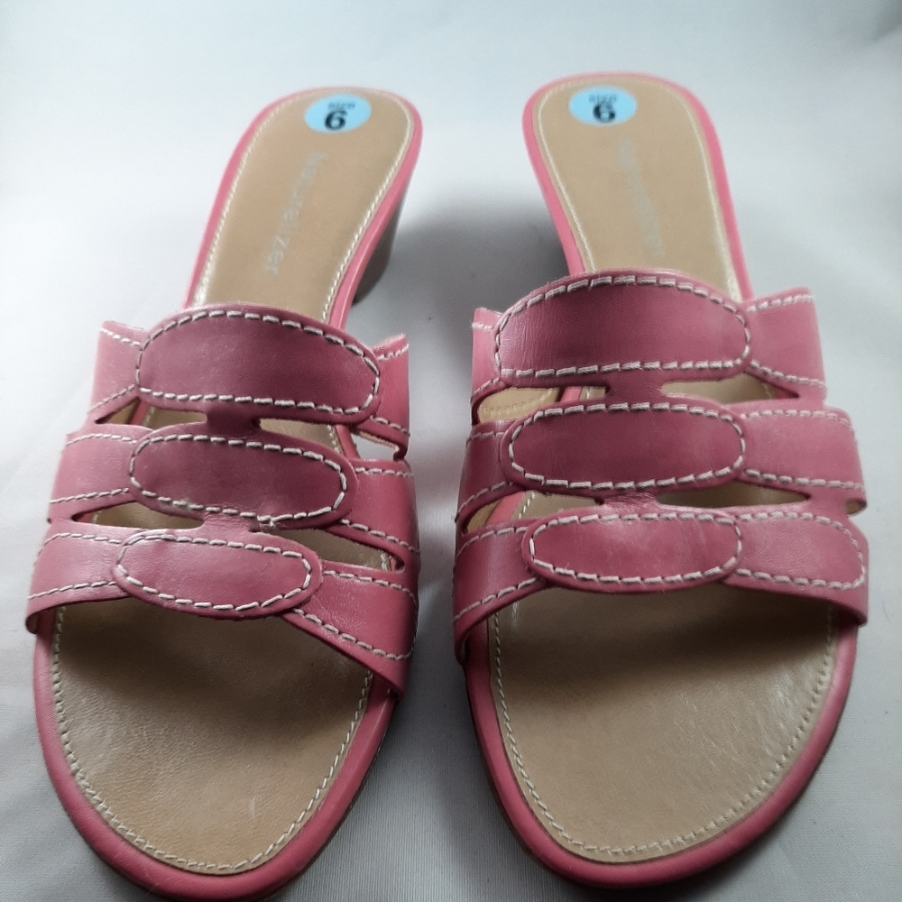 2 for $15 NATURALIZER Dusty Pink Sandals - Size 6